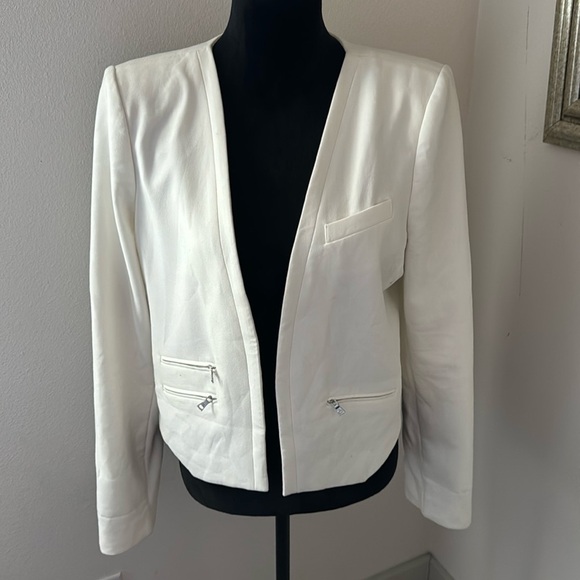 BCBGMAXAZRIA ivory cropped / bolero open front zip pocket detailing blazer sz L - Picture 1 of 7